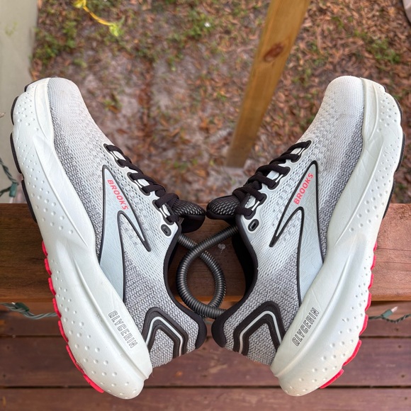 Brooks Women's Gray Running Shoes - Picture 8 of 13